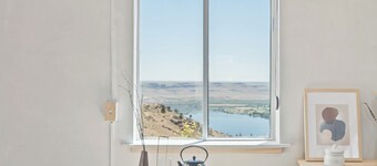 CloudDrift Villa - Romantic MountainTop Getaway with Spa, Sauna and Amazing View