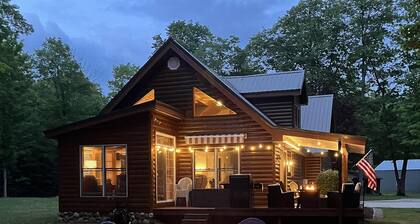 Paradise Acres- Enjoy the Vibrant Autumn Colors from the Comfort of the Cabin!