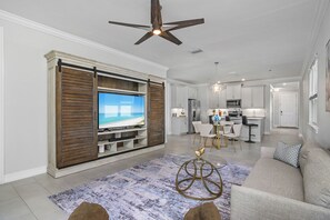 Offices - Stylish 2-bedroom + Den house in Seasons at Bonita Pickleball Gym Community Pool (Bonita Springs)