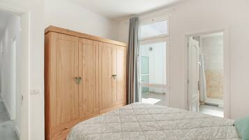 3 bedrooms, free WiFi, bed sheets