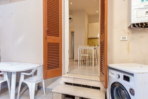 Interior - Apartment 'A Casa Di Sara 2 Zona Fortezza' with Private Terrace, Wi-Fi and Air Conditioning (Firenze)