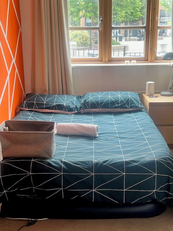 2 Schlafzimmer, Schreibtisch, Bügeleisen/Bügelbrett, WLAN