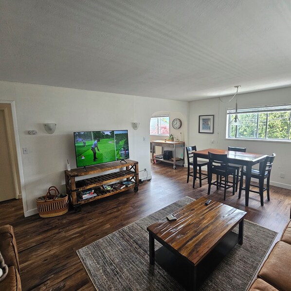 Interior - Comfy 2-bedroom apartment in Charming Cathlamet (Cathlamet)