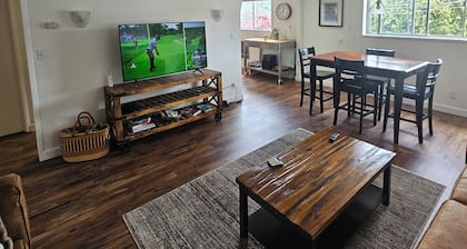 Comfy 2-bedroom apartment in Charming Cathlamet