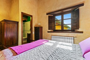 2 habitaciones, tabla de planchar con plancha y wifi gratis 