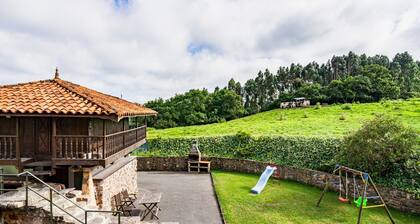 Apartment 'La Tenada' with Private Terrace, Private Garden and Wi-Fi