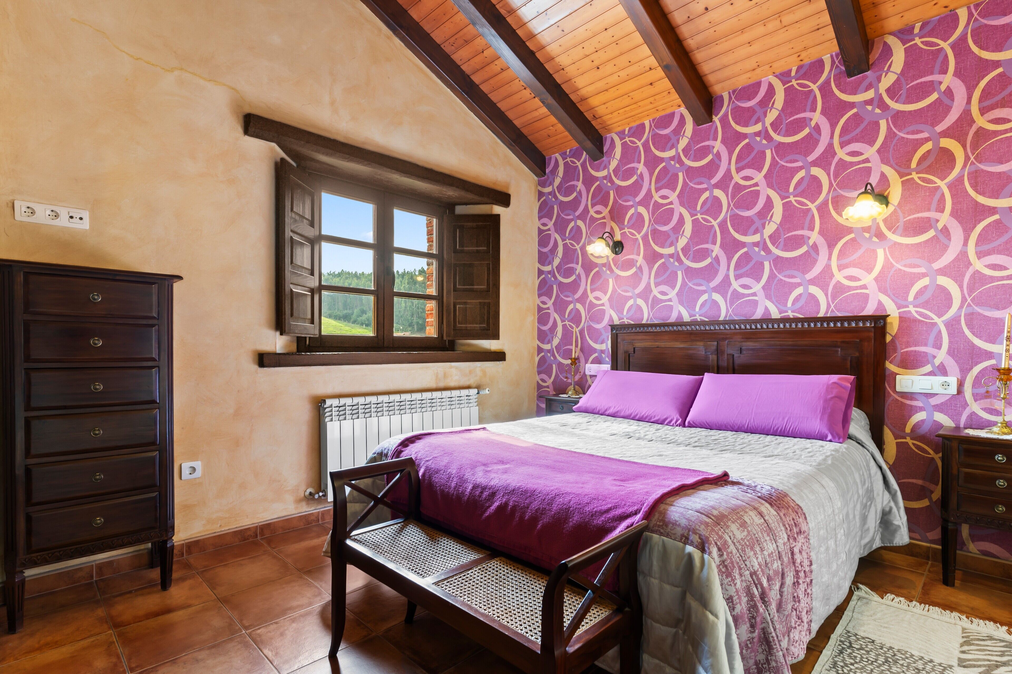 2 chambres, fer et planche à repasser, accès au Wi-Fi (inclus)