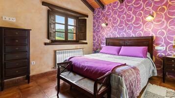 2 slaapkamers, een strijkplank/strijkijzer, gratis wifi, beddengoed