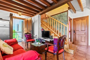 Fernseher, DVD-Player, Stereoanlage