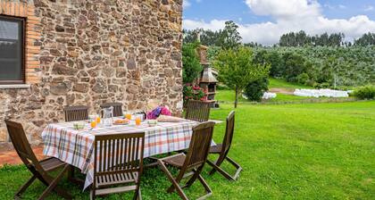 Farmhouse 'Pedregal' with Shared Terrace, Private Garden and Wi-Fi