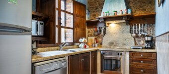 Farmhouse 'Casa Jesusa' with Mountain View, Private Terrace and Wi-Fi