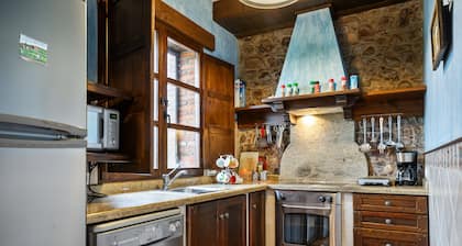Farmhouse 'Casa Jesusa' with Mountain View, Private Terrace and Wi-Fi