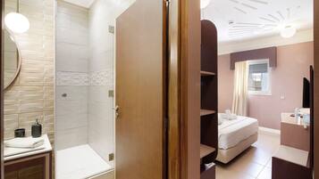 1 dormitorio, tabla de planchar con plancha, wifi gratis y ropa de cama