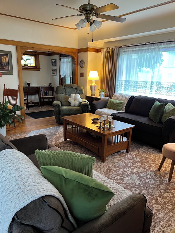 Smart TV, books, music library, stereo