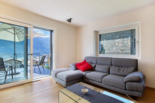 Ferienwohnung 'Robert' mit Bergblick, Balkon und WLAN