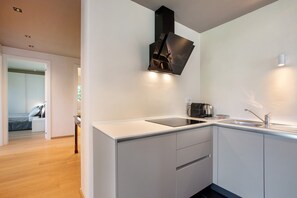 Refrigerador, horno, parrilla de estufa y lavavajillas 