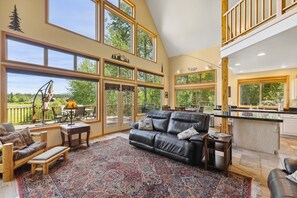 TV, fireplace, books - Cedar Chalet -on golf course, clubhouse access with gym, seasonal pool & hot tub (McCall)