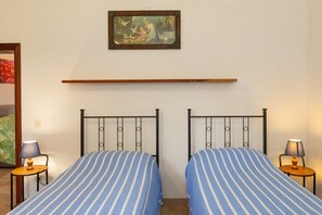 3 makuuhuonetta, ilmainen Wi-Fi, vuodevaatteet