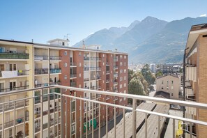 Property grounds - Apartment 'Surville' with Mountain View and Balcony (Aosta)