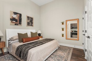 1 bedroom, iron/ironing board, WiFi, bed sheets - Gorgeous, East Nashville Condo! (Nashville)