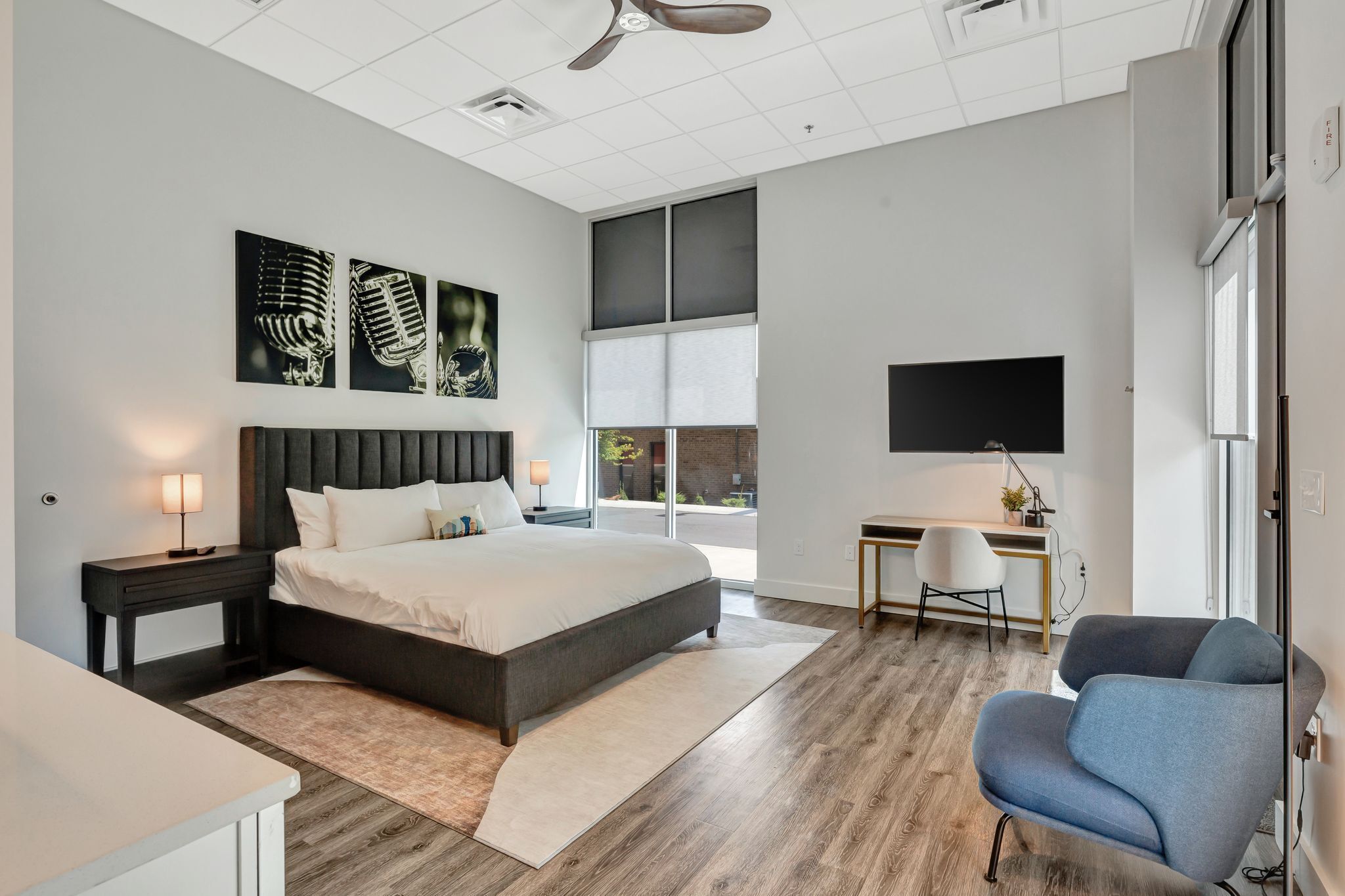 Iron/ironing board, free WiFi, bed sheets