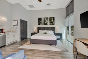 Iron/ironing board, free WiFi, bed sheets - Brand New Professionals Paradise (Nashville)