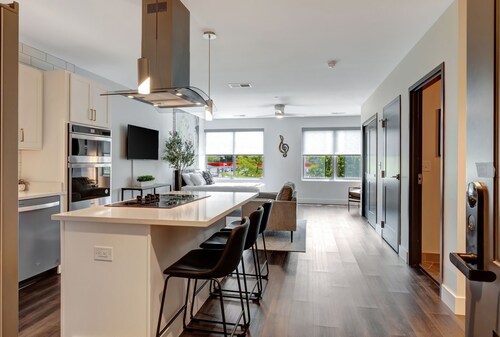 Melodies & Memories: Stay in the Grand Ole Opry Studio!