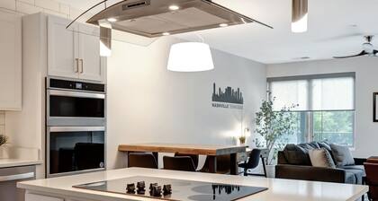 Nashville Nights Nook: Your Music City Getaway