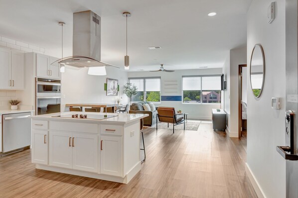 المنشأة من الداخل