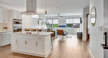 Home Run Hideaway: Brand New One Bedroom in Nashville