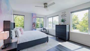 2 bedrooms, desk, iron/ironing board, free WiFi
