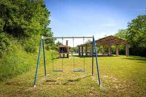 Children's area - Holiday Home 'Poggio5' with Shared Pool, Private Terrace and Wi-Fi (Fauglia)