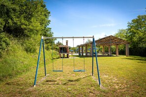 Children's area - Holiday Home 'Poggio5' with Shared Pool, Private Terrace and Wi-Fi (Fauglia)