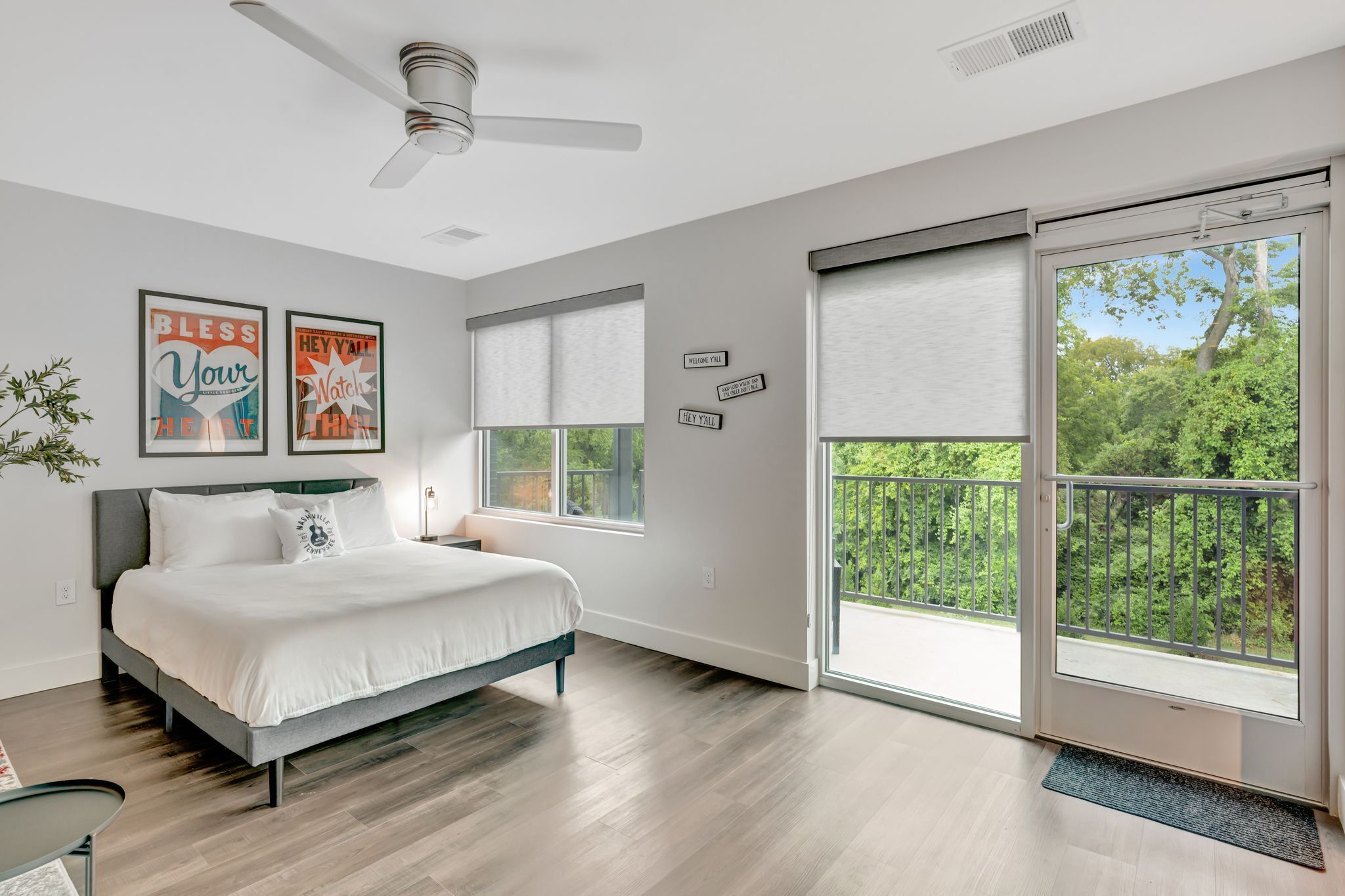 1 soverom, skrivebord, strykejern/-brett og wi-fi (inkludert)