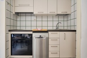 Réfrigérateur, four, plaque de cuisson, lave-vaisselle