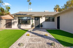 Exterior - Full Remodel Modern Home near Old Town w/ Hot tub (Scottsdale)