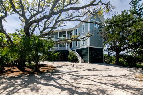 Tequila Sunset:Amazing Dog Friendly Home;Ocean Views/Private Dock; Minutes to Beach;Elevator/WiFi