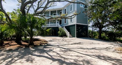 Tequila Sunset:Amazing Dog Friendly Home;Ocean Views/Private Dock; Minutes to Beach;Elevator/WiFi