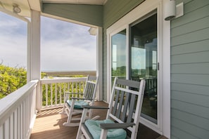 Property grounds - Tequila Sunset:Amazing Dog Friendly Home;Ocean Views/Private Dock; Minutes to Beach;Elevator/WiFi (Edisto Island)