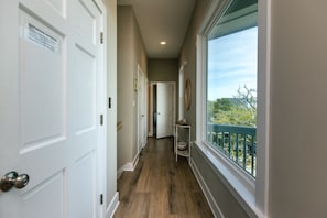 Interior - Tequila Sunset:Amazing Dog Friendly Home;Ocean Views/Private Dock; Minutes to Beach;Elevator/WiFi (Edisto Island)