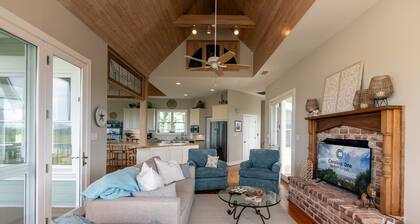 Tequila Sunset:Amazing Dog Friendly Home;Ocean Views/Private Dock; Minutes to Beach;Elevator/WiFi
