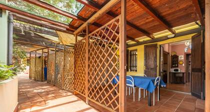 Ferienwohnung 'Appartamento Pinus' mit privater Terrasse und Klimaanlage