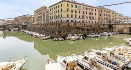 GuestHost - Livorno Central and Chic Apartment with Terrace