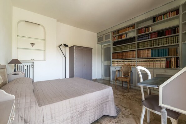 3 dormitorios, tabla de planchar con plancha, wifi y ropa de cama