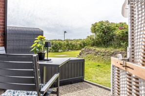 Unclassified image, 3 of 29, button - Isola, Wenningstedt-Braderup (Sylt), Germany (Wenningstedt-Braderup (Sylt))