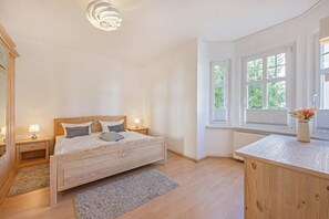 1 bedroom, iron/ironing board, WiFi