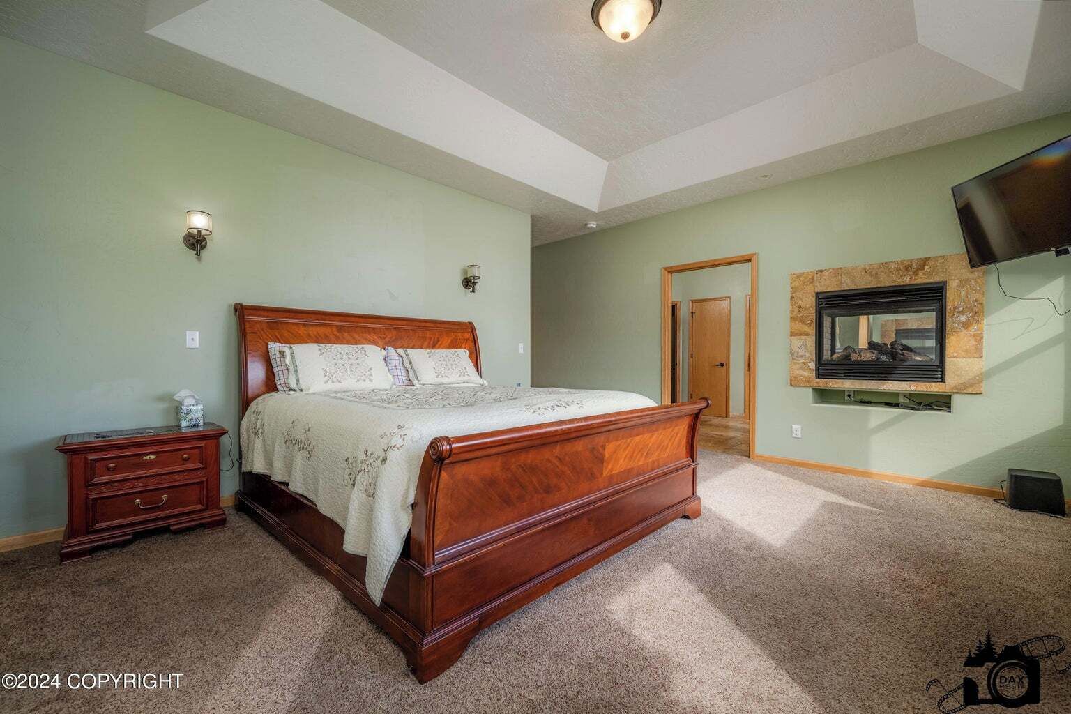 5 bedrooms, desk, iron/ironing board, free WiFi