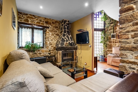 TV, fireplace, DVD player, ping pong. Country House 'Madreselva' with Mountain Views, Private Pool and Wi-Fi