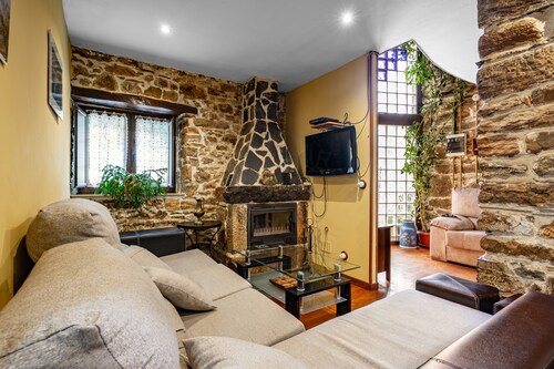 Country House 'Madreselva' with Mountain Views, Private Pool and Wi-Fi