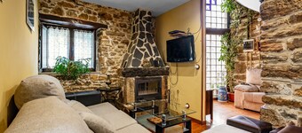 Country House 'Madreselva' with Mountain Views, Private Pool and Wi-Fi